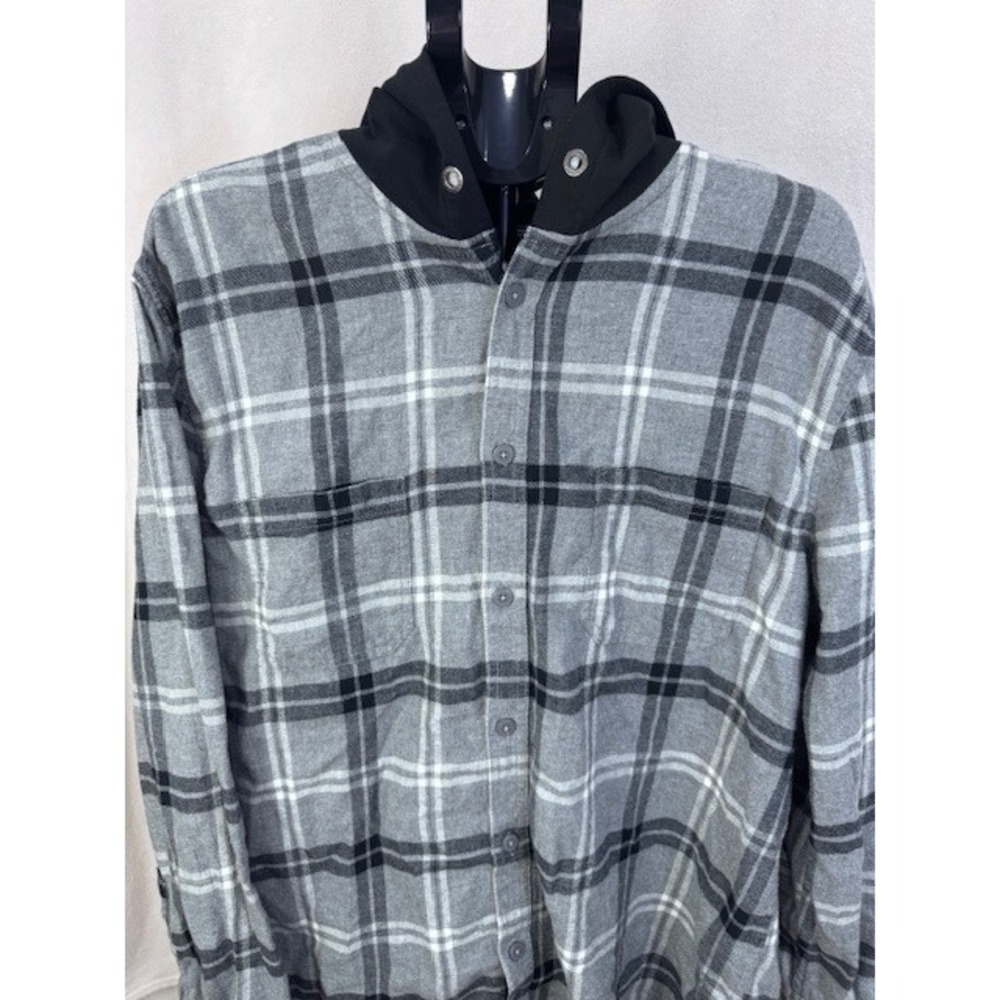 EUC Aeropostale gray black long sleeve button flannel black hood Size XL‎
